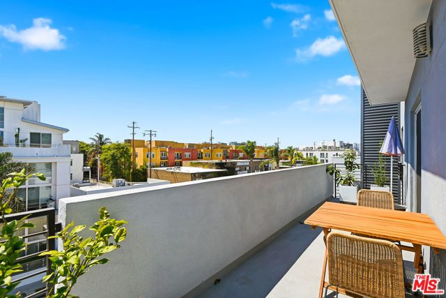 13337 Beach Avenue 403, Los Angeles, CA 90292