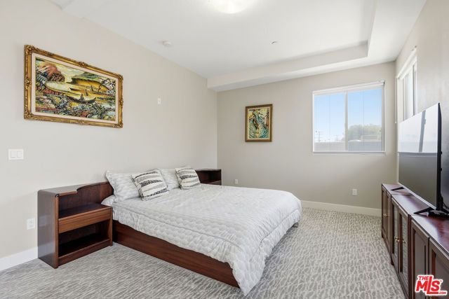 13337 Beach Avenue 403, Los Angeles, CA 90292