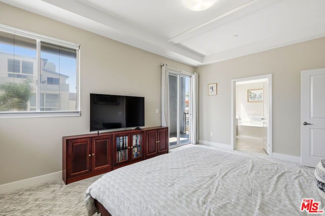 13337 Beach Avenue 403, Los Angeles, CA 90292