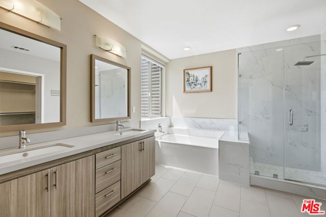 13337 Beach Avenue 403, Los Angeles, CA 90292