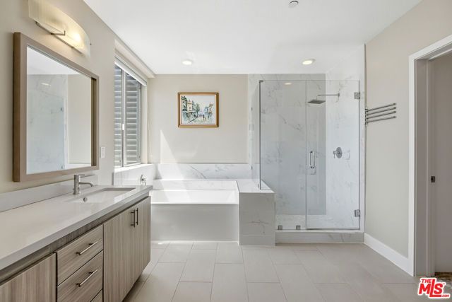 13337 Beach Avenue 403, Los Angeles, CA 90292