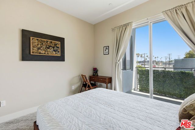 13337 Beach Avenue 403, Los Angeles, CA 90292