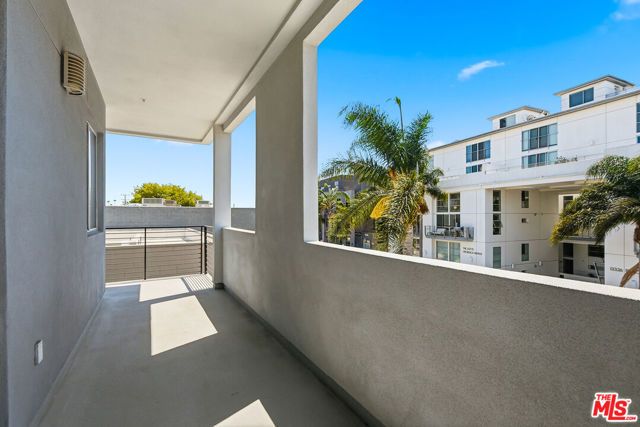 13337 Beach Avenue 403, Los Angeles, CA 90292