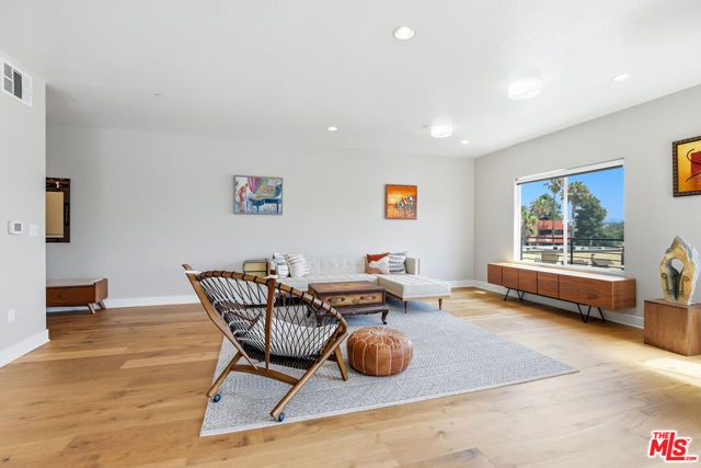 13337 Beach Avenue 403, Los Angeles, CA 90292