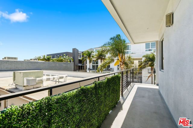 13337 Beach Avenue 403, Los Angeles, CA 90292