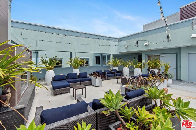 13337 Beach Avenue 403, Los Angeles, CA 90292