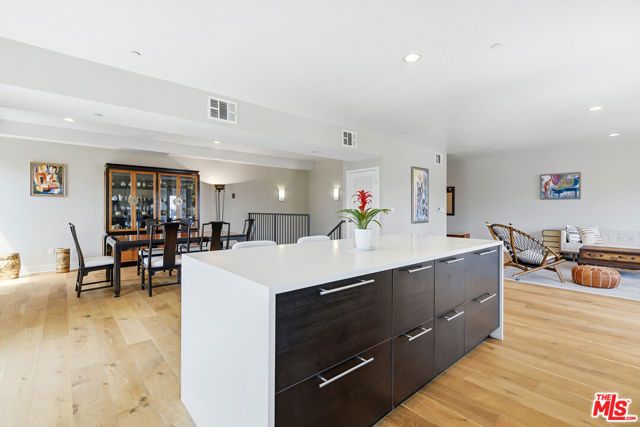 13337 Beach Avenue 403, Los Angeles, CA 90292