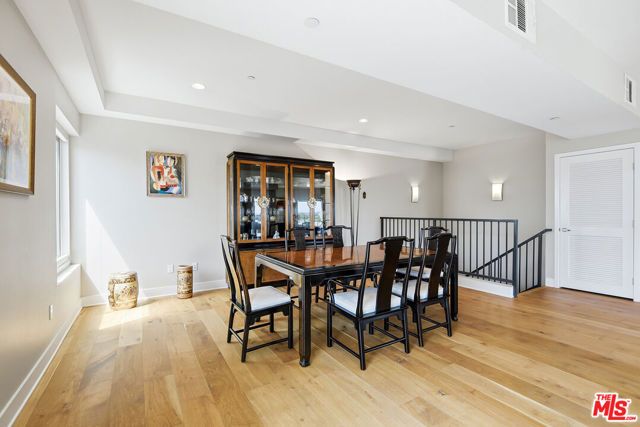 13337 Beach Avenue 403, Los Angeles, CA 90292