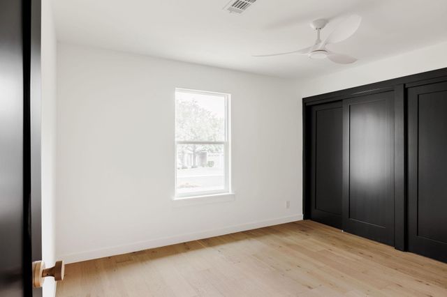 2009 Lear LN, Austin, TX 78745