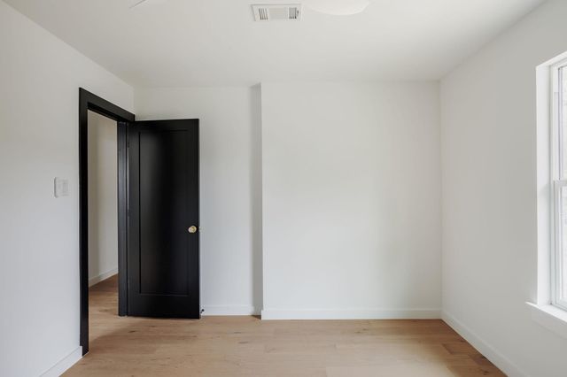 2009 Lear LN, Austin, TX 78745