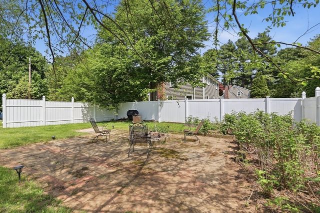 1 Valley View Rd, Wayland, MA 01778