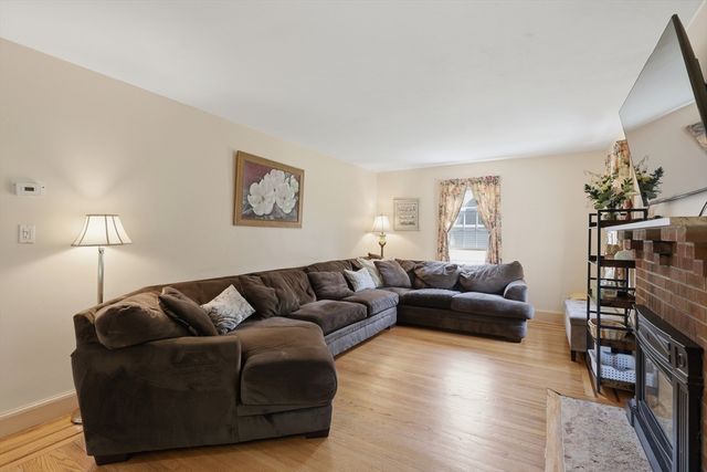 1 Valley View Rd, Wayland, MA 01778