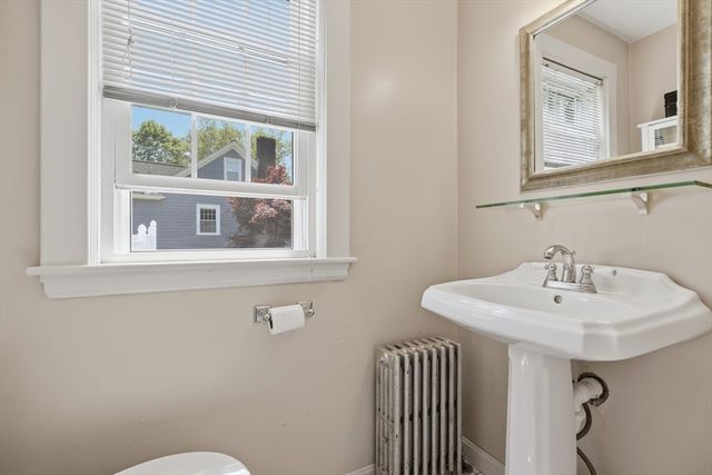 1 Valley View Rd, Wayland, MA 01778