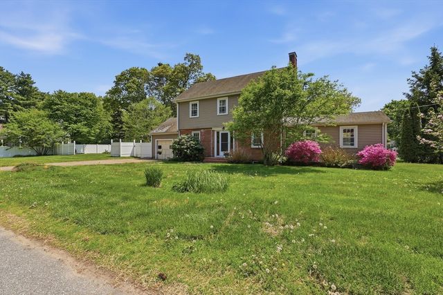1 Valley View Rd, Wayland, MA 01778