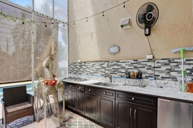 5340 NW 103rd Way, Coral Springs, FL 33076