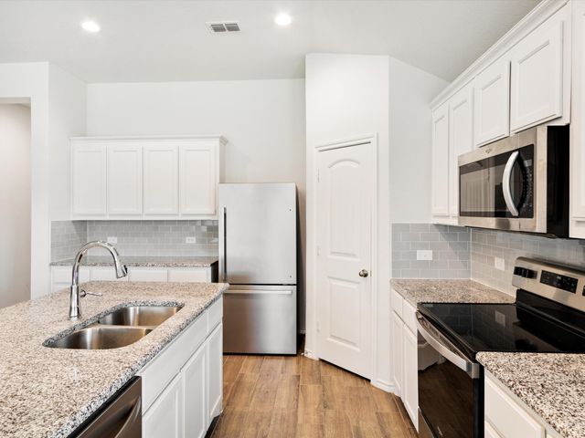 712 Presidio Street, Aubrey, TX 76227