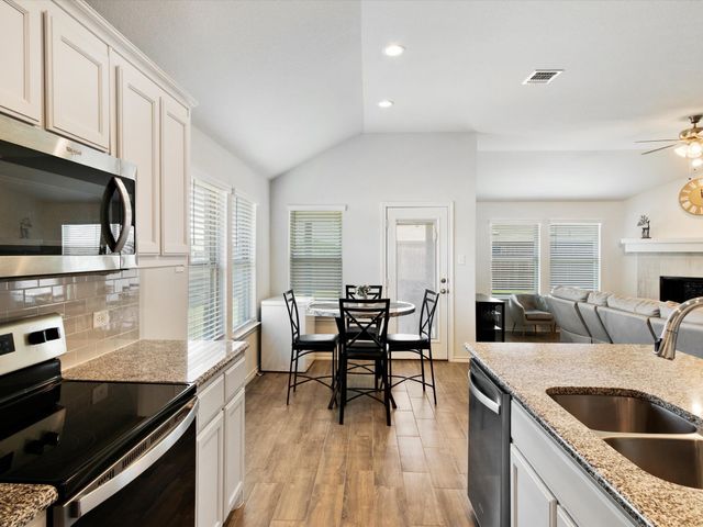 712 Presidio Street, Aubrey, TX 76227