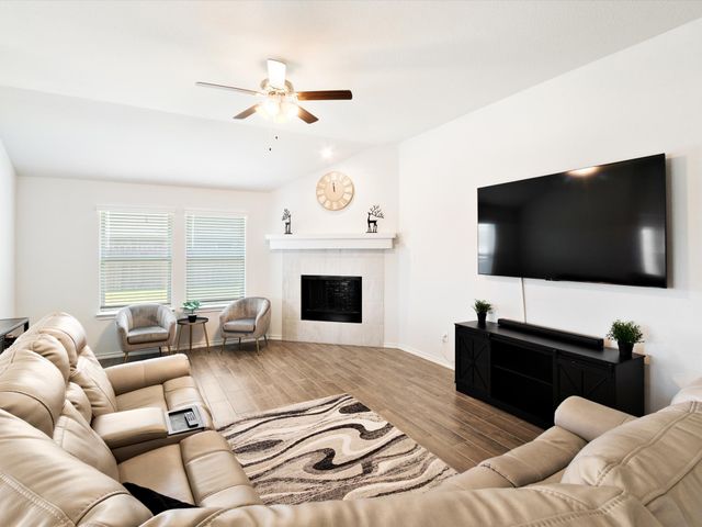712 Presidio Street, Aubrey, TX 76227