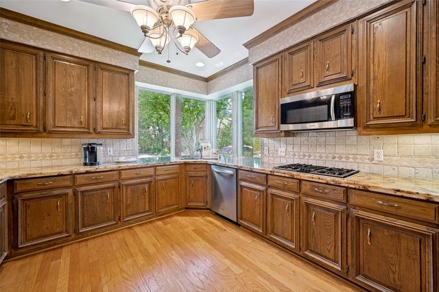 5901 Flintshire Lane, Dallas, TX 75252