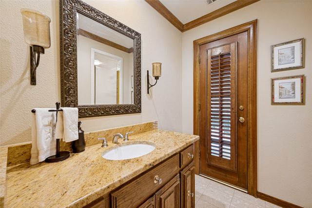 5901 Flintshire Lane, Dallas, TX 75252