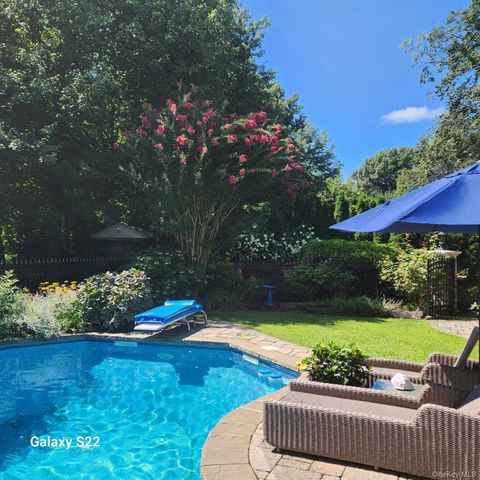 6 Bluffview Court, Miller Place, NY 11764