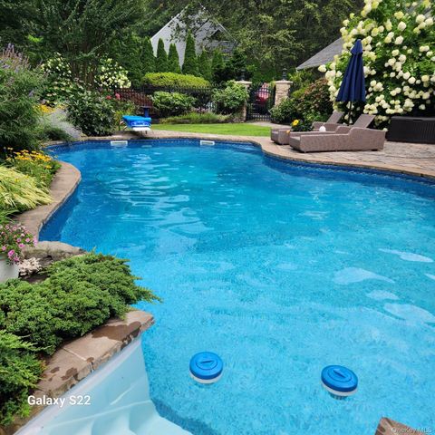 6 Bluffview Court, Miller Place, NY 11764