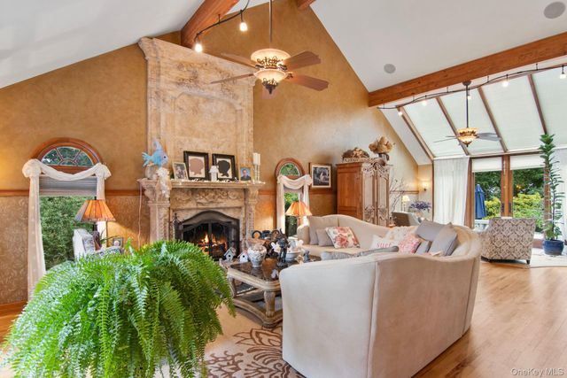 6 Bluffview Court, Miller Place, NY 11764