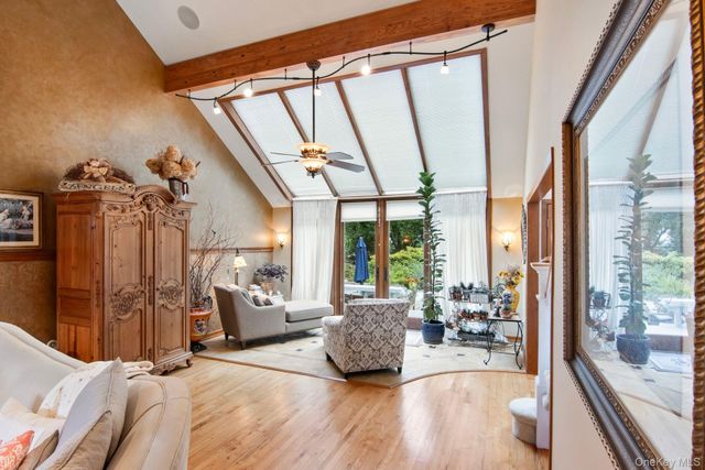 6 Bluffview Court, Miller Place, NY 11764