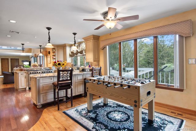 6 Bluffview Court, Miller Place, NY 11764