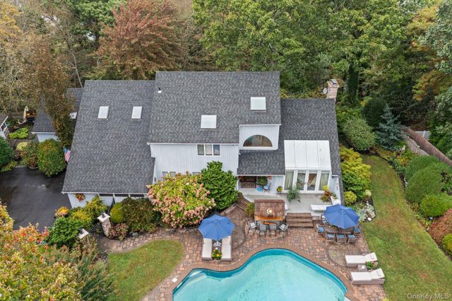 6 Bluffview Court, Miller Place, NY 11764