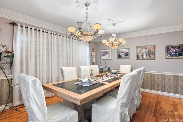 6 Bluffview Court, Miller Place, NY 11764