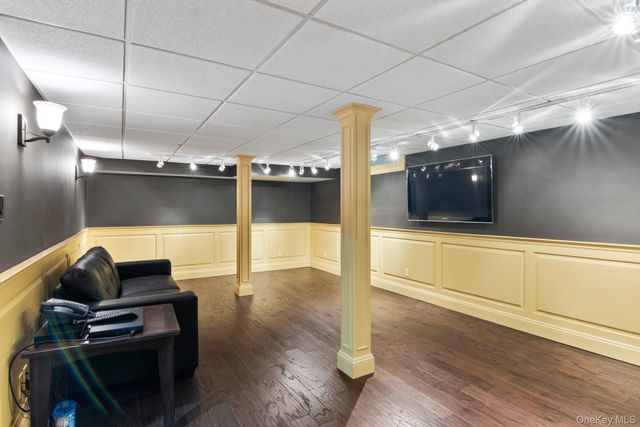 6 Bluffview Court, Miller Place, NY 11764