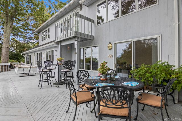 6 Bluffview Court, Miller Place, NY 11764