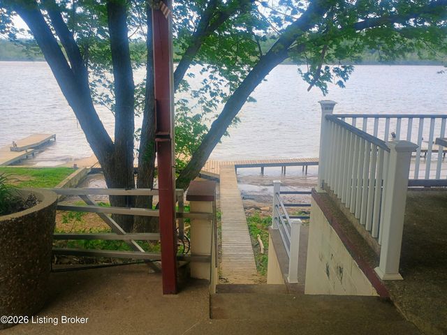 1710 Riverside Dr, Prospect, KY 40059