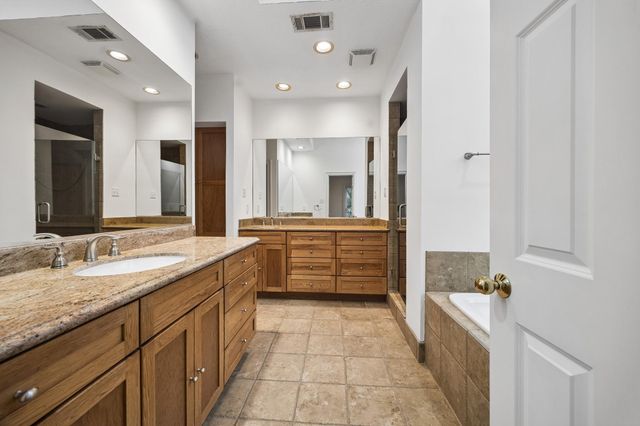 911 Birdsall Street, Houston, TX 77007
