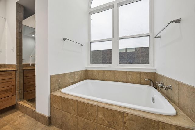 911 Birdsall Street, Houston, TX 77007