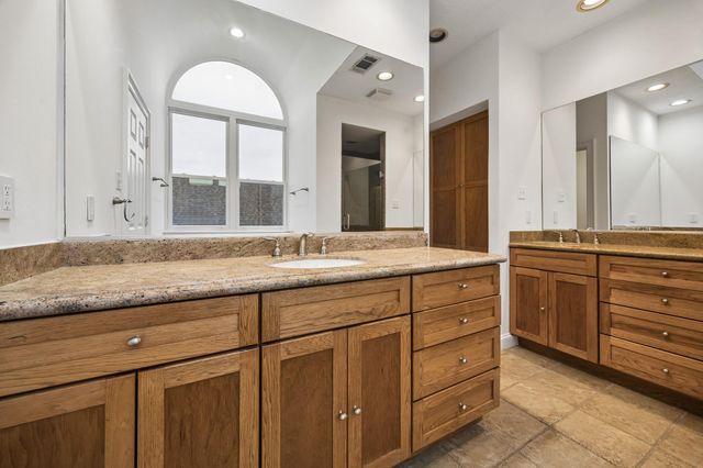 911 Birdsall Street, Houston, TX 77007
