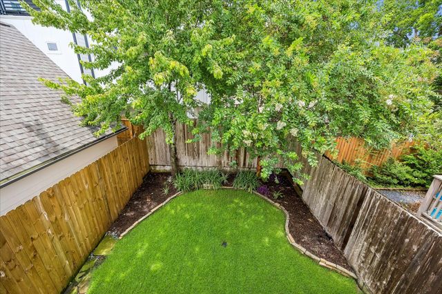 911 Birdsall Street, Houston, TX 77007