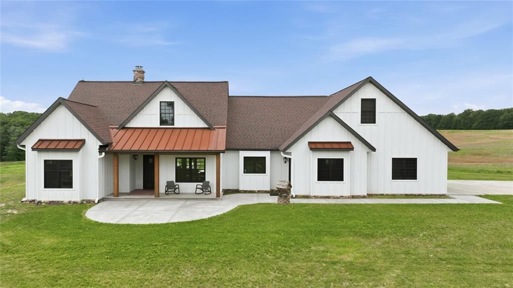 29921 40th Avenue, Cadott, WI 54727