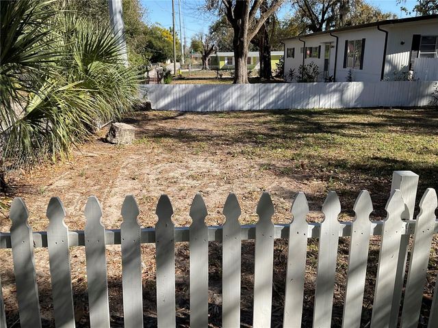 4707 E YUKON STREET, Tampa, FL 33617