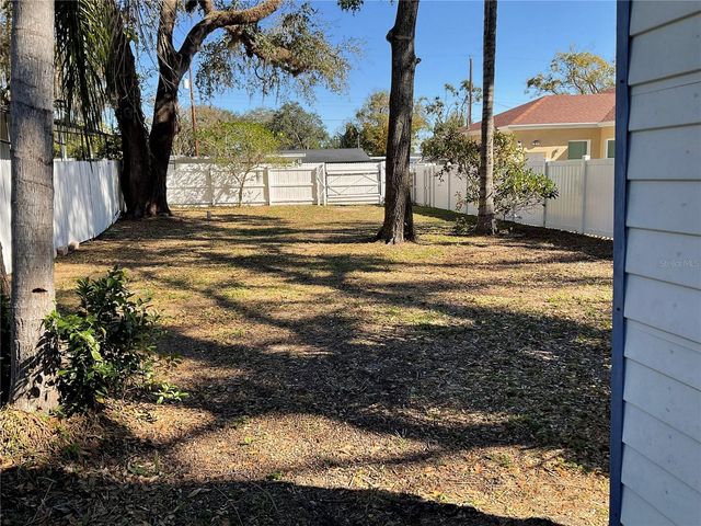 4707 E YUKON STREET, Tampa, FL 33617