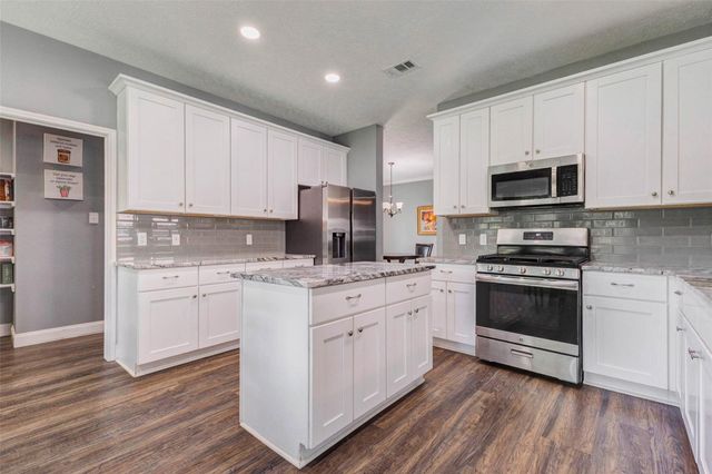 9215 Landry Boulevard, Spring, TX 77379