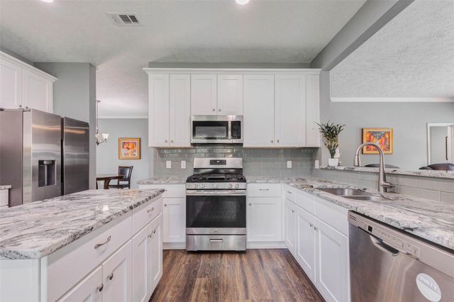 9215 Landry Boulevard, Spring, TX 77379