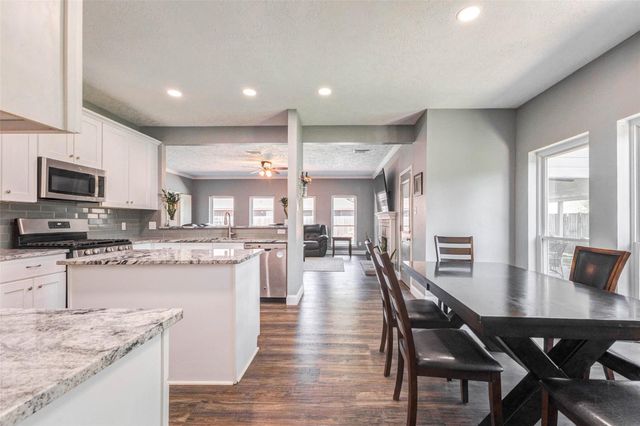 9215 Landry Boulevard, Spring, TX 77379