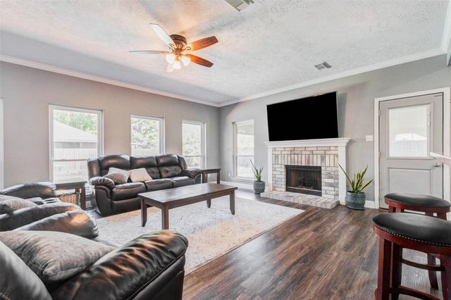 9215 Landry Boulevard, Spring, TX 77379