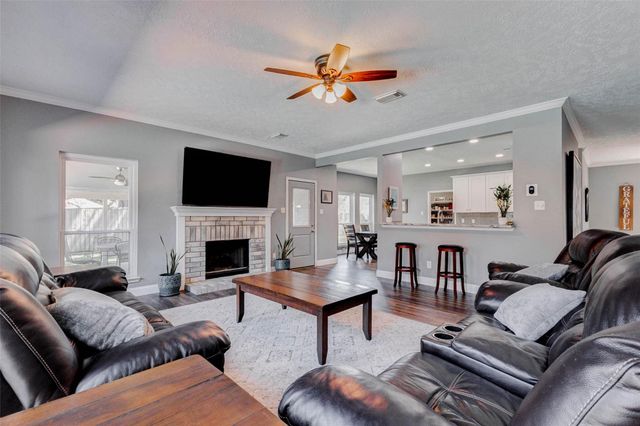 9215 Landry Boulevard, Spring, TX 77379
