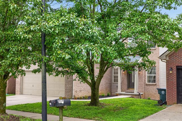 925 Winding Oak Trail, Lexington, KY 40511