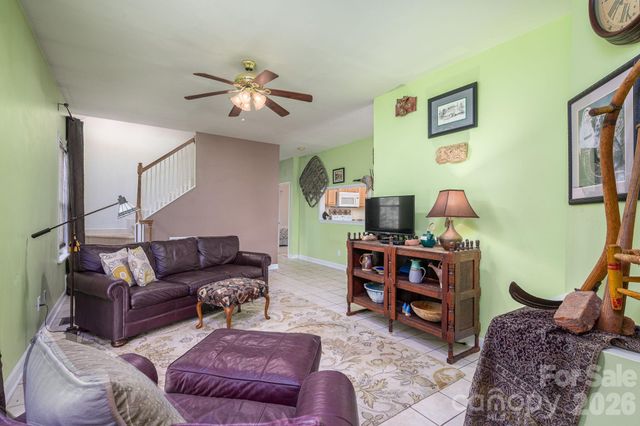 702 Saddlebrook Lane, Cherryville, NC 28021