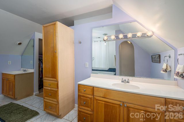 702 Saddlebrook Lane, Cherryville, NC 28021