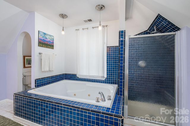 702 Saddlebrook Lane, Cherryville, NC 28021